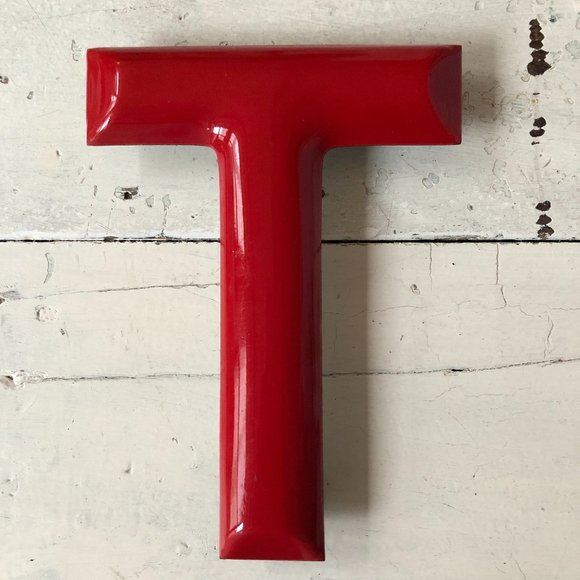 EUC - Vintage Cherry Red Enamel Metal Letter "T" - Picture 1 of 4